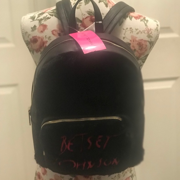 ❌SOLD❌NEW Betsey Johnson Fuzzy FAux Fur Backpack - Picture 4 of 4
